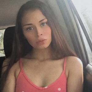 Meet your Posher, Eva